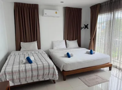 Camera tripla con balcone — Joyera Kata Beach Hotel